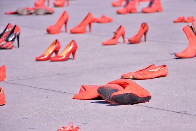 Protest against 30 years of Feminicides MEXICO CITY, MEXICO - JANUARY 11: A group of women join at Zocalo to take part during a protest with red-painted shoes to celebrate 30 years of feminicide in Mexico and demand justice to the Mexican government by missing victims on January 11, 20202 in Mexico City, Mexico  Copyright: xCarlosxTischlerx EYE_0556