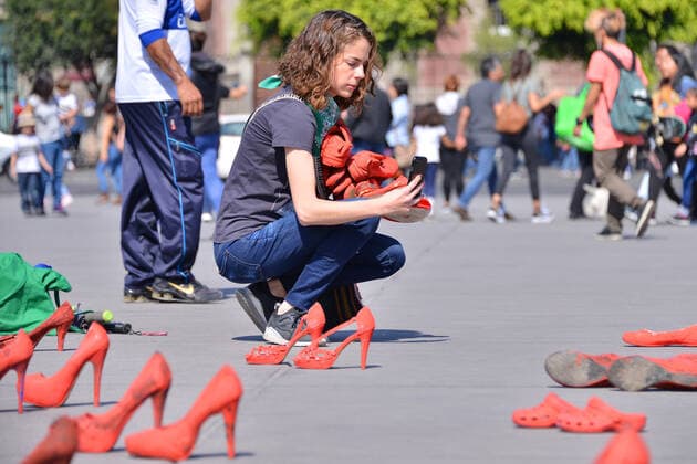 Protest against 30 years of Feminicides MEXICO CITY, MEXICO - JANUARY 11: A group of women join at Zocalo to take part during a protest with red-painted shoes to celebrate 30 years of feminicide in Mexico and demand justice to the Mexican government by missing victims on January 11, 20202 in Mexico City, Mexico  Copyright: xCarlosxTischlerx EYE_0646