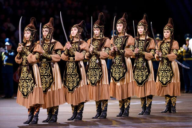 Teilnehmer aus Kasachstan bei der Musikparade 2020 in der Lanxess-Arena. Köln, 11.01.2020