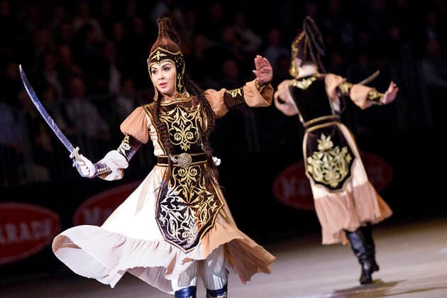 Teilnehmer aus Kasachstan bei der Musikparade 2020 in der Lanxess-Arena. Köln, 11.01.2020