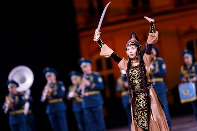 Teilnehmer aus Kasachstan bei der Musikparade 2020 in der Lanxess-Arena. Köln, 11.01.2020
