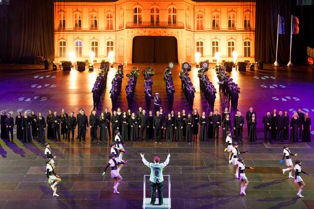 Teilnehmer aus der Ukraine bei der Musikparade 2020 in der Lanxess-Arena. Köln, 11.01.2020