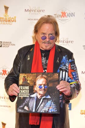 SMAGO AWARD zu 50 Jahre Hitparade Frank Zander Ankunft zur Preisverleihung SMAGO AWARD 2020 zu 50 Jahre Hitparade in Berlin am 12.01.2020