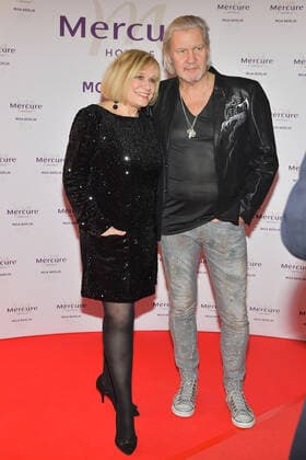 SMAGO AWARD zu 50 Jahre Hitparade Mary Roos, Johnny Logan Ankunft zur Preisverleihung SMAGO AWARD 2020 zu 50 Jahre Hitparade in Berlin am 12.01.2020