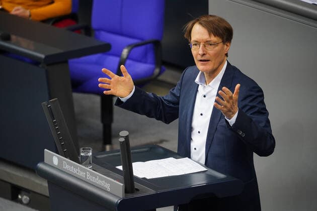 16.01.2020,Berlin,Deutschland,GER, 140. Sitzung Deutscher Bundestag im Reichstag. Punkt 1 der Tagesordnung ist die Thematik der Organspende. Foto: Karl Lauterbach (SPD) *** 16 01 2020,Berlin,Germany,CEFR, 140 Meeting of the German Bundestag in the Reichstag Item 1 of the agenda is the topic of organ donation Photo Karl Lauterbach SPD