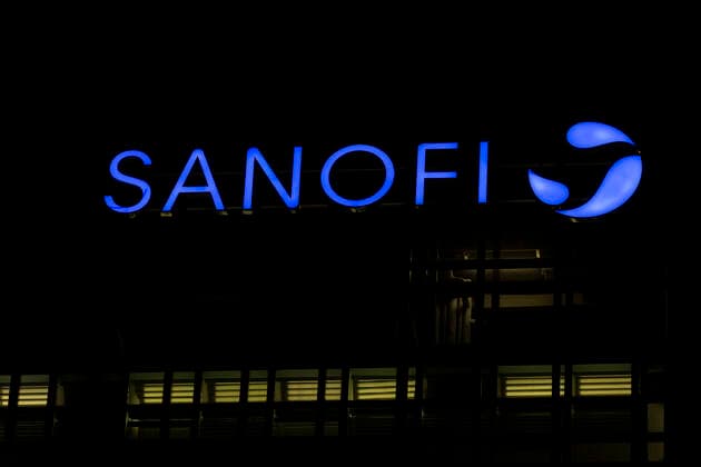 Sanofi Schriftzug in Berlin in der Potsdamer Straße