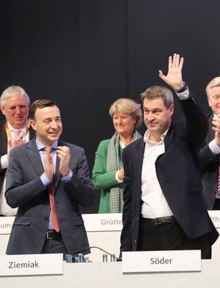 CDU Parteitag in Leipzig Bayerischer Ministerpräsident Markus Söder und Paul Ziemiak, Leipzig Sachsen Deutschalnd Messehalle