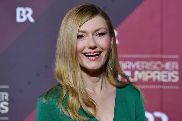Johanna Christine GEHLEN (Schauspielerin), Aktion,Einzelbild,angeschnittenes Einzelmotiv,Portraet,Portrait,Porträt. 41.Bayerischer Filmpreis 2019-Red Carpet,Roter Teppich,am 17.01.2019 im Prinzregententheater in Muenchen.