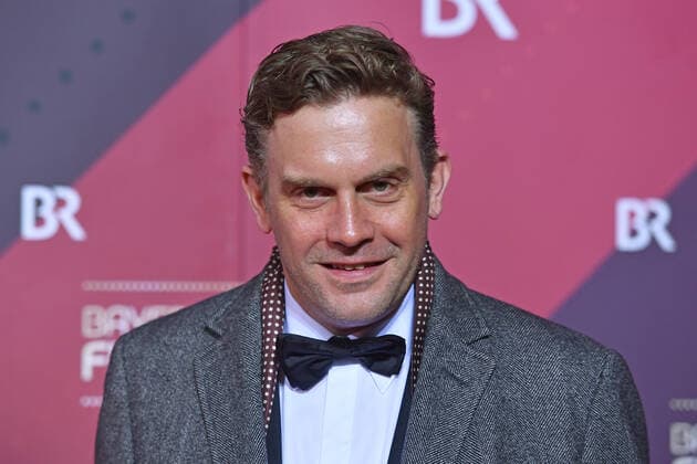 Sebastian BEZZEL (Schauspieler) Einzelbild,angeschnittenes Einzelmotiv,Portraet,Portrait,Porträt. 41.Bayerischer Filmpreis 2019-Red Carpet,Roter Teppich,am 17.01.2019 im Prinzregententheater in Muenchen.