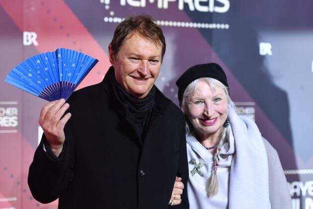 Hans Juergen BUCHNER (Musiker), mit Ehefrau Ulrike BOEGLMUELLER. 41.Bayerischer Filmpreis 2019-Red Carpet,Roter Teppich,am 17.01.2019 im Prinzregententheater in Muenchen.