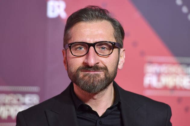 Tim SEYFI (Schauspieler) Einzelbild,angeschnittenes Einzelmotiv,Portraet,Portrait,Porträt. 41.Bayerischer Filmpreis 2019-Red Carpet,Roter Teppich,am 17.01.2019 im Prinzregententheater in Muenchen.