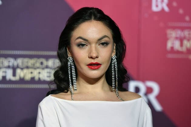 Emma DROGUNOVA (Schauspielerin), Einzelbild,angeschnittenes Einzelmotiv, Portraet,Portrait,Porträt. 41.Bayerischer Filmpreis 2019-Red Carpet,Roter Teppich,am 17.01.2019 im Prinzregententheater in Muenchen.