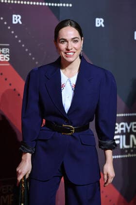 Verena ALTENBERGER (Schauspielerin), Einzelbild,angeschnittenes Einzelmotiv,Halbfigur,halbe Figur. 41.Bayerischer Filmpreis 2019-Red Carpet,Roter Teppich,am 17.01.2019 im Prinzregententheater in Muenchen.