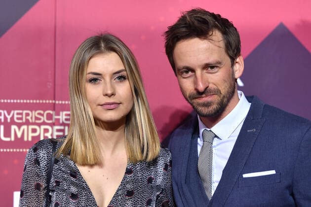 Ben (Benedikt) BLASKOVIC (Schauspieler) mit Sarah THONIG (Schauspielerin), 41.Bayerischer Filmpreis 2019-Red Carpet,Roter Teppich,am 17.01.2019 im Prinzregententheater in Muenchen.