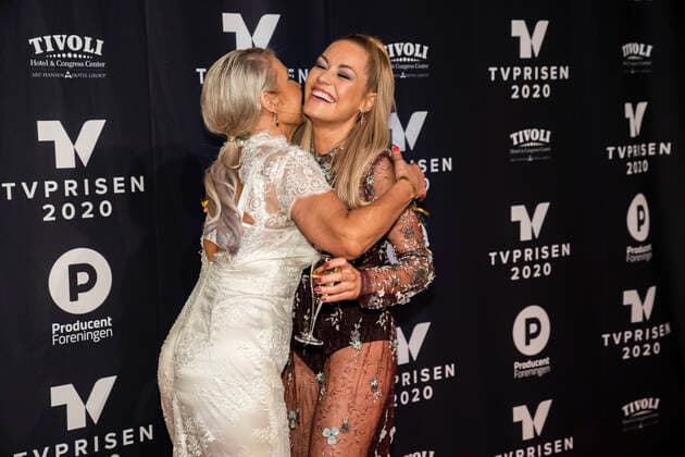 send2net Amalie Szigethy og Charlotte Lytton Kejser paa den roede loeber ved TV prisen 2020 paa Tivoli Hotel & Cogress Center i Koebenhavn, loerdag den 18. Januar 2020. , Copenhagen Denmark Copyright: MartinxSylvestx cop101 spdk20200118-204458-L