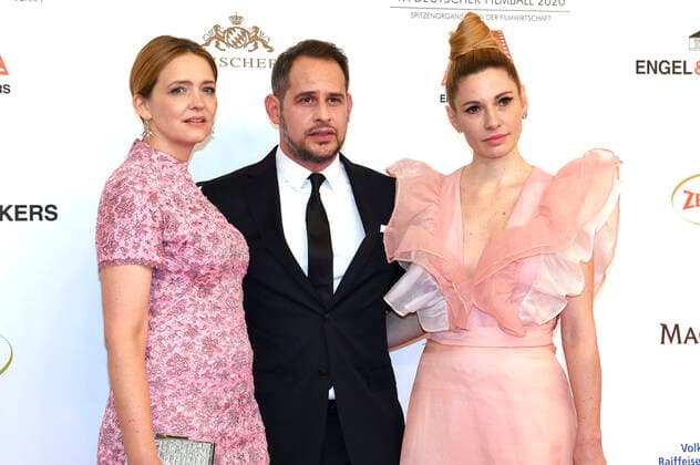 Bilder des Jahres 2020, Entertainment 01 Januar Entertainment Bilder des Tages Laura Tonke, Moritz Bleibtreu und Laura Lackmann beim 47. Deutschen Filmball 2020 im Hotel Bayerischer Hof. München, 18.01.2020 *** Laura Tonke, Moritz Bleibtreu and Laura Lackmann at the 47th German Film Ball 2020 at the Hotel Bayerischer Hof Munich, 18 01 2020 Foto:xB.xInsingerx xFuturexImage