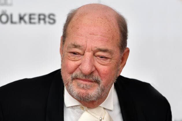 Ralph SIEGEL (Komponist), Einzelbild,angeschnittenes Einzelmotiv,Portraet,Portrait,Porträt 47.Deutscher Filmball-Roter Teppich,Red Carpet,am 18.01.2020. H o t e l B a y e r i s c h e r H o f, M u e n c h e n.
