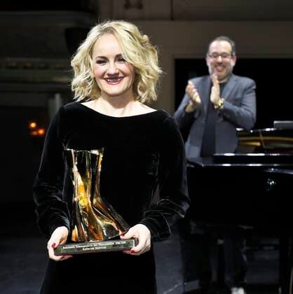 Verleihung des Publikumspreises des Berliner Theaterclubs an Katherine Mehrling in der Komischen Oper Berlin.