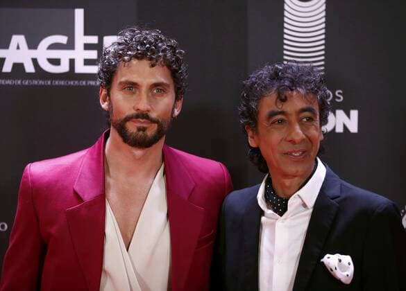 Spanish actor Paco Leon (L) and singer Tomasito (R) pose for the photographers prior to the Odeon Music Awards gala at the Royal Theater in Madrid, Spain, 20 January 2020. The Odeon awards honor the best Spanish albums and singers of the previous year. Odeon Music Awards Gala in Madrid !ACHTUNG: NUR REDAKTIONELLE NUTZUNG!  Copyright: xJAVIERxLOPEZx GRAF5047 20200120-637151530802864580