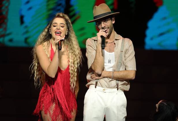 Spanish singer Don Patricio (R) performs together with Lola Indigo (L) after receiving the Best Singer award for Contando Colores (Counting Colours) during the Odeon Music Awards gala at the Royal Theater in Madrid, Spain, 20 January 2020. The Odeon awards honor the best Spanish albums and singers of the previous year. Odeon Music Awards Gala in Madrid !ACHTUNG: NUR REDAKTIONELLE NUTZUNG!  Copyright: xJuanJoxMartinx GRAF5203 20200121-637151643863048958