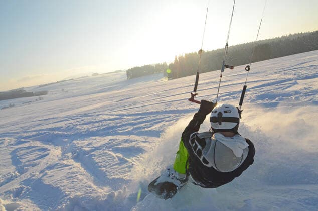 IMAGO Creative: Alternativer Wintersport Snowkite *** Snowkite