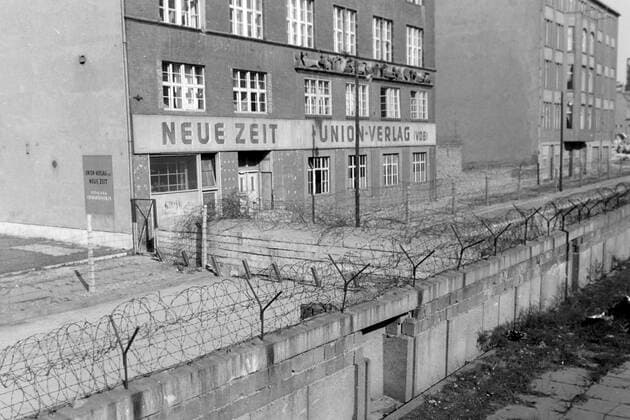 Berlin Gebäude des Union Verlag, ein parteieigenes Unternehmen der DDR-Blockpartei Christlich Demokratische Union (CDU) mit Sitz in Berlin, Deutschland 1963. Publishing house of East German block party CDU at Berlin, Germany 1963., Berlin Berlin Deutschland Copyright: ErichxAndres UnitedArchives6201466