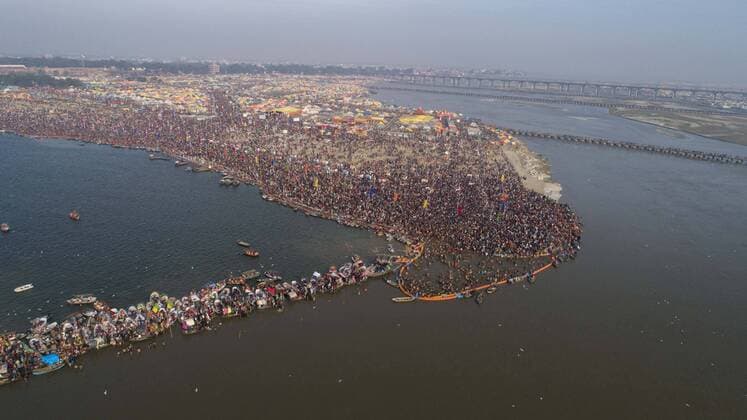 Bilder des Jahres 2020, News 01 Januar News Themen der Woche KW04 News Bilder des Tages January 24, 2020: Allahabad: An aerial view of Sangam, the confluence of River Ganga Yamuna and mythological Saraswati, as devotee gathered to take holydip on the occasion of Mauni Amavasya Festival during ongoing Magh Mela 2020 in Allahabad (Prayagraj) on Friday, January 24, 2020. - ZUMAv115 20200124_zap_v115_023 Copyright: xPrabhatxKumarxVermax