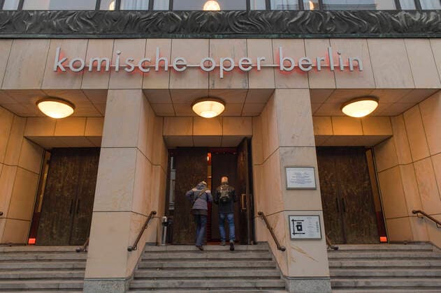 Komische Oper, Behrenstraße, Mitte, Berlin, Deutschland