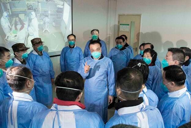(200127) -- WUHAN, Jan. 27, 2020 -- Chinese Premier Li Keqiang, also a member of the Standing Committee of the Political Bureau of the Communist Party of China (CPC) Central Committee and head of a leading group of the CPC Central Committee on the prevention and control of the novel coronavirus outbreak, talks with front-line medical workers at Wuhan Jinyintan Hospital in Wuhan, central China s Hubei Province, Jan. 27, 2020. Entrusted by Xi Jinping, general secretary of the Communist Party of China (CPC) Central Committee, Premier Li Keqiang on Monday arrived in Wuhan to inspect and direct the efforts for the prevention and control of the novel coronavirus outbreak. ) CHINA-WUHAN-LI KEQIANG-CORONAVIRUS CONTROL (CN) LixTao 
