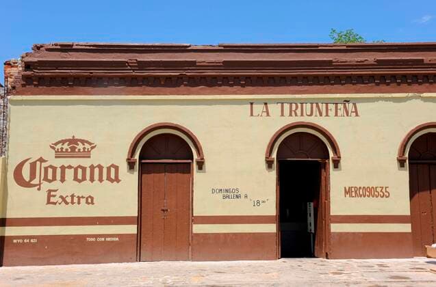 tipical general store with publicity of a beer on the wall of el triunfo, baja california, mexico ÂAntonellaCarri REDA&CO 1028_11_ACA1962