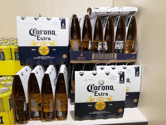 28.01.2020 , SCHWEIZ , Corona Extra Bier Importiert aus Mexico in einer Aldi Filiale