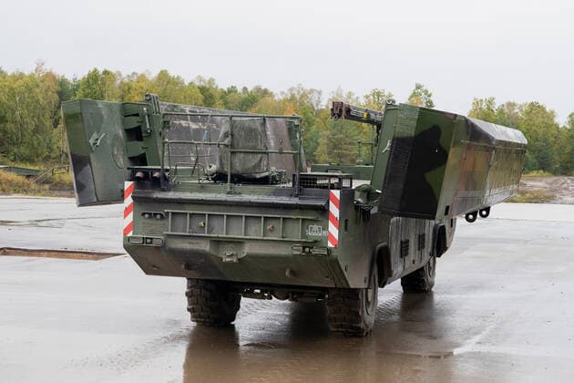 Besuchertag der Informationslehrübung Landoperationen 2019 in Munster und Bergen - Heer der Bundeswehr - Brückenlegepanzer Bieber - Panzer - Brückenleger;Besuchertag der Informationslehrübung Landoperationen 2019 in Munster und Bergen - Heer der Bundeswehr -, Munster Niedersachsen Deutschland Übungsgelände Munster und Berg *** Visitors Day of the Information Training Exercise Land Operations 2019 in Munster and Bergen Army of the German Army Army Army Brückenlegepanzer Bieber Panzer Brückenleger Visitors Day of the Information Training Exercise Land Operations 2019 in Munster and Bergen Army of the German Army , Munster Lower Saxony Germany Training Area Munster and Berg