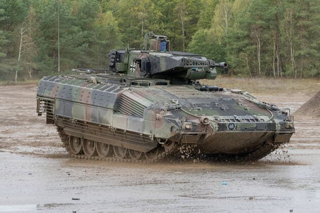 Besuchertag der Informationslehrübung Landoperationen 2019 in Munster und Bergen - Heer der Bundeswehr - Panzer Gefechtspanzer Schützenpanzer Puma;Besuchertag der Informationslehrübung Landoperationen 2019 in Munster und Bergen - Heer der Bundeswehr -, Munster Niedersachsen Deutschland Übungsgelände Munster und Berg *** Visitors Day of the Information Training Exercise Land Operations 2019 in Munster and Bergen German Army Army Panzer Gefechtspanzer Schützenpanzer Puma Visitors Day of the Information Training Exercise Land Operations 2019 in Munster and Bergen German Army , Munster Lower Saxony Germany Training Area Munster and Berg