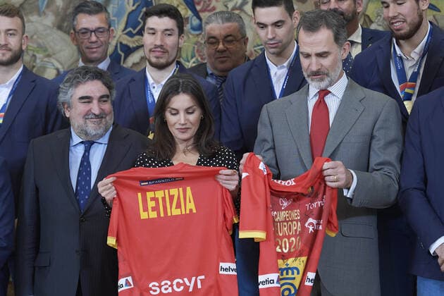28-01-2020 Madrid Queen Letizia and King Felipe during an audience with the Spanish European champion 2020 handball team at the palace of La Zarzuela in Madrid. No Spain  Copyright: xPPEx