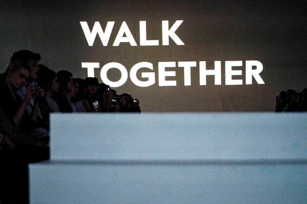 Carcel show under Copenhagen Fashion Week AW 2020 tirsdag den 28. januar 2020. Carcel aabner Copenhagen Fashion Week uden toej og uden modeller. I stedet faar de publikum til at traede op paa catwalken i et statement om at aendre toejindustrien sammen.. , Copenhagen Denmark Copyright: RitzauxScanpix IdaxGuldbaekxArentsenx COP105 spdk20200128-190458-L