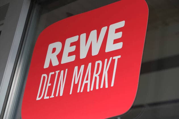 Verschiedene Fotos zum Thema REWE Discounter. REWE Discounter