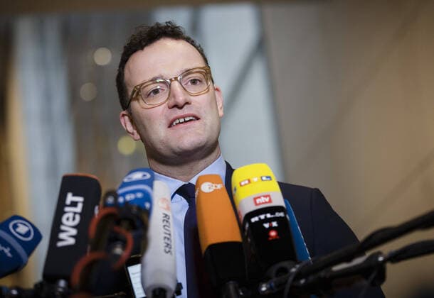 News Bilder des Tages Bundesgesundheitsminister Jens Spahn, CDU gibt ein Pressestatement im Deutschen Bundestag in Berlin. 29.01.2020. Berlin Deutschland *** Federal Health Minister Jens Spahn, CDU makes a press statement in the German Bundestag in Berlin 29 01 2020 Berlin Germany Copyright: xFelixxZahn photothek.netx