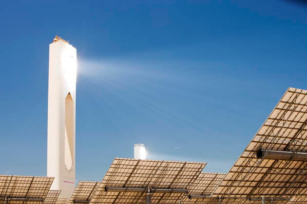 IMAGO Nature: Unsere Erde, Energiequellen, Solarthermie The PS20 solar thermal tower, the only such working solar tower currently in the world. Its is part of the Solucar solar complex owned by Abengoa energy, in Sanlucar La Mayor, Andalucia, spai Sierra Nevada, AL, Spain ,editorial use only CR_OQMH191210A-261113-01