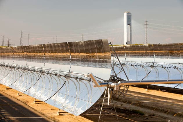 IMAGO Nature: Unsere Erde, Energiequellen, Solarthermie The PS20 solar thermal tower, the only such working solar tower currently in the world. Its is part of the Solucar solar complex owned by Abengoa energy, in Sanlucar La Mayor, Andalucia, spai Sierra Nevada, AL, Spain ,editorial use only CR_OQMH191210A-261117-01