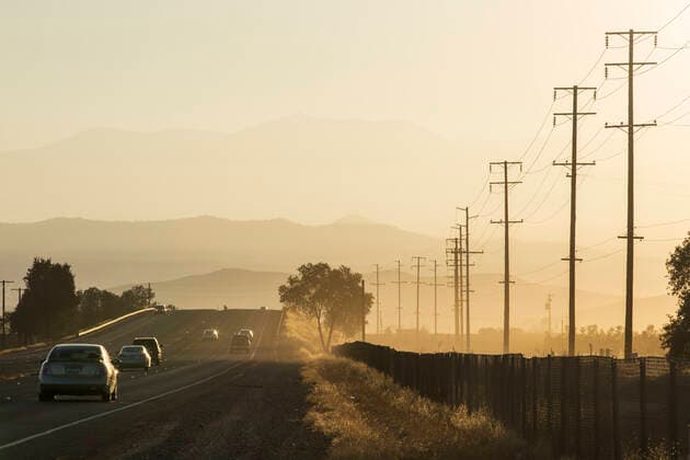 Poor air quality caused by dust from the ongoing drought near Bakersfield, California, USA. Following an unprecedented four year long drought, Bakersfield is now the driest city in the USA. San Joaquin, CA, United States ,editorial use only CR_OQMH191212C-251119-01