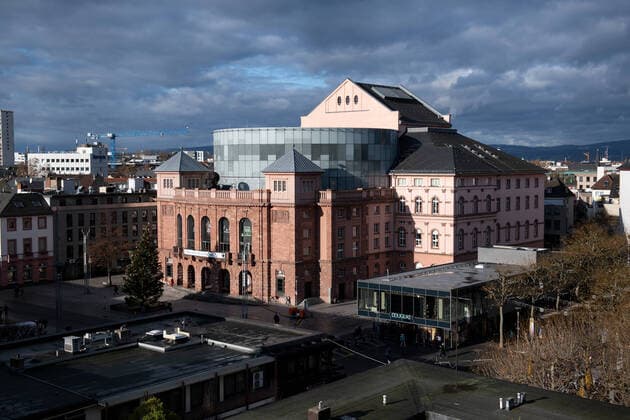 Dom Mainz 28.11.2019 Mainz x1x Mainzer Dom. Im Bild: Blick auf Mainz, Staatstheater am Gutenbergplatz. Mainz Mainz Rheinland-Pfalz Germany