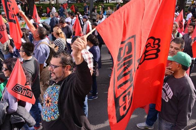 National Struggle Day protest in Mexico MEXICO CITY, MEXICO - JANUARY 31: Demonstrators take part during a march called National Struggle Day to protest for labor equality and demand labor rights and demand a job stability program during the demonstration, integrants of Union of Telephone Operators of the Mexican Republic, National Workers Union, Mexican Union of Electricians, Independent Workers Union of the Autonomous Metropolitan University participating to demand from the Federal Government a change of economic, political and social course for the country; as well as a dialogue around the Alternative Nation Project. at Reforma Avenue on January 31, 2020 in Mexico City, Mexico Copyright: xCarlosxTischlerx EYE_6397