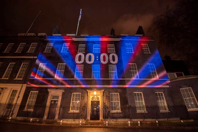 2020 Bilder des Jahres, News 02 Februar News Themen der Woche KW05 News Bilder des Tages . 31 01 2020. London, United Kingdom. A giant clock projected onto 10 Downing Street in London, counts down to 23.00 when the United Kingdom officially left the European Union after 47 years of membership.  xi-Imagesx IIM-20709-0012
