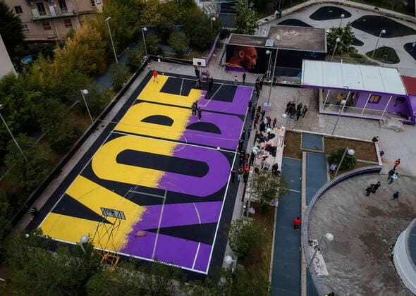 Basketball court and murals of the former NBA star Kobe Bryant, in his memory, painted after death, in Naples 02 02 2020, Naples, Italy  Copyright: xSalvatorexLaportax xIPAx xKontrolabx