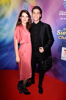 Leonie Brill und Dominic Fritz beim GlücksSpirale-Film Award 2019 im GOP-Theater. München, 03.02.2020