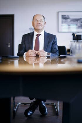 Bundesfinanzminister Olaf Scholz, SPD, aufgenommen im Rahmen eines Interviews in seinem Buero im Finanzministerium. Berlin, 03.02.2020 Berlin Deutschland *** Federal Minister of Finance Olaf Scholz, SPD, recorded during an interview in his office at the Ministry of Finance Berlin, 03 02 2020 Berlin Germany Copyright: xThomasxTrutschel photothek.dex