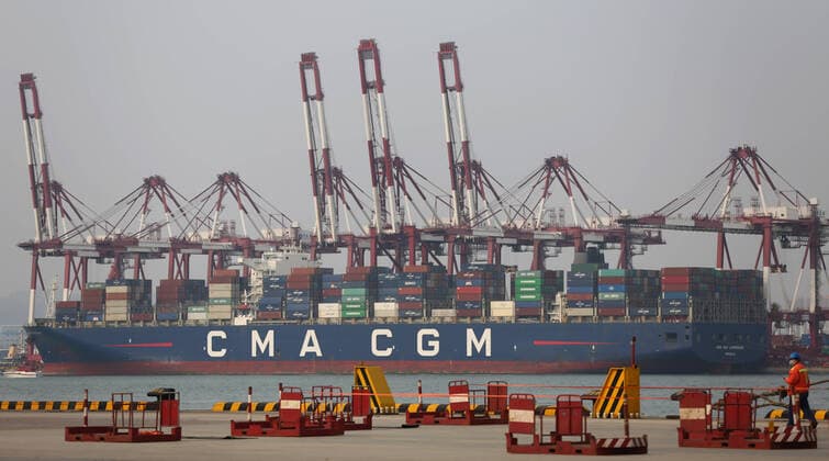 February 5, 2020, Shandong, Shandong, China: A cargo ship docked at Qingdao port container terminal to load and unload cargo on Feb. 4. Shandong China  - ZUMAs145 20200205_zaa_s145_015 Copyright: xZhangxJingangx