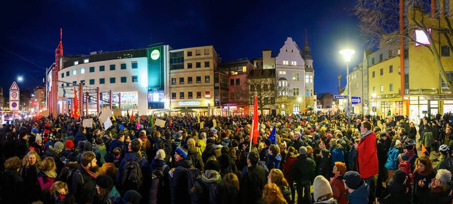 News Bilder des Tages Demonstration auf dem Holzmarkt Jena gegen die Wahl des neuen Ministerpräsidenten von Thüringen Thomas Karl Leonard Kemmerich (FDP) am 5.2.2020 Holzmark Jena