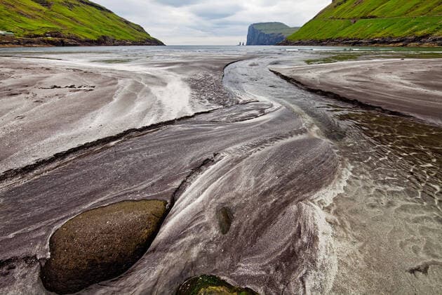 Strand von Tjoernuvik mit Blick auf den Atlantik, Faeroeer, Streymoy Beach of Tjoernuvik at the Northern Atlantic Ocean, Faroe Islands, Streymoy BLWS604611 Copyright: xblickwinkel S.xZiesex