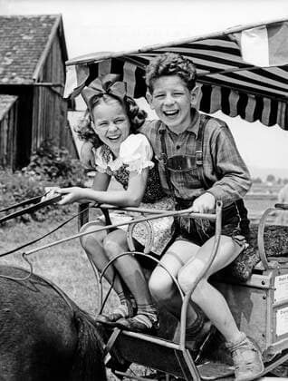 Große Star-Parade, Deutschland 1954, Regie: Paul Martin, Darsteller: Cornelia Conny Froboess, Peter Hinnen Nur redaktionelle Nutzung. Editorial usage only. Copyright: ArthurxGrimm UnitedArchives82001899